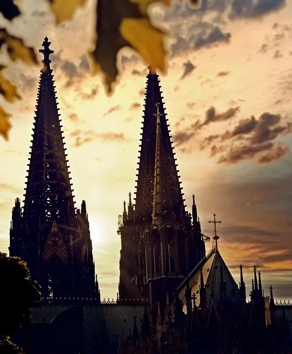 Maiandachten im Dom: Halte.Punkt.Maria