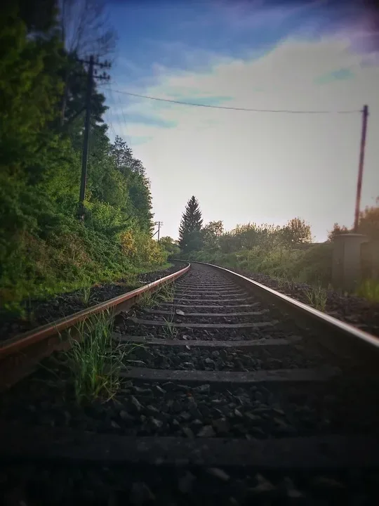 Dringende Gleisbauarbeiten: Bahnübergang in Torgau gesperrt