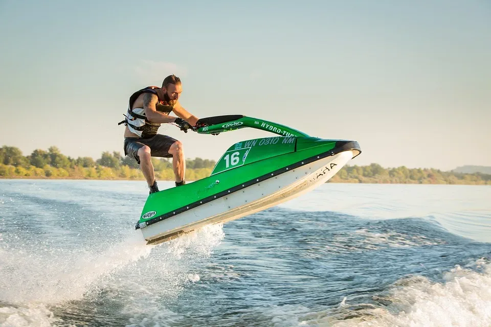 Jetski gestohlen: Diebe klauen Bootstrailer in Bad Oeynhausen