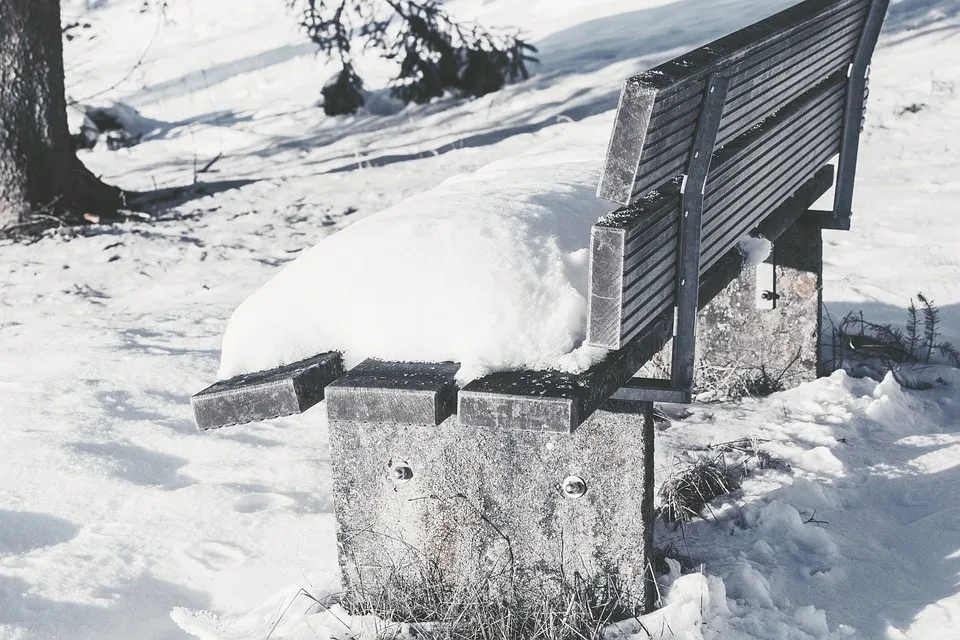 Wintereinbruch in Thüringen: Schnee und Wolken dominieren den Sonntag