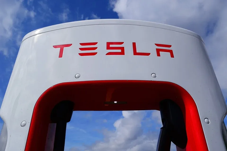 Tesla kündigt 300 Leiharbeiter in Grünheide (Oder-Spree) – IG Metall fordert Stopp