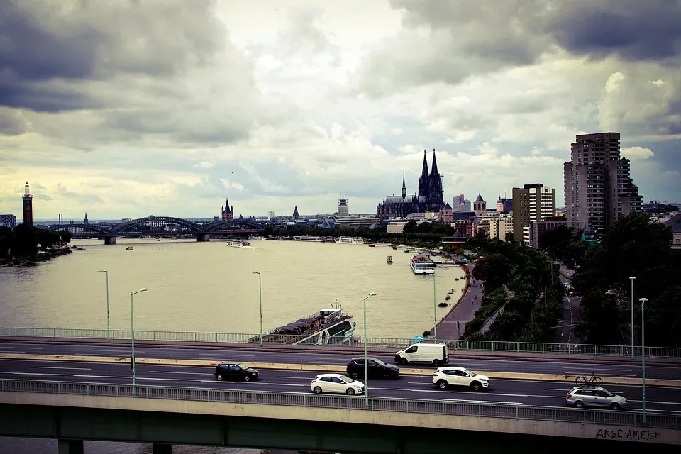 Massive Zugausfälle in Köln: Bahnsperrung wegen Brückenarbeiten