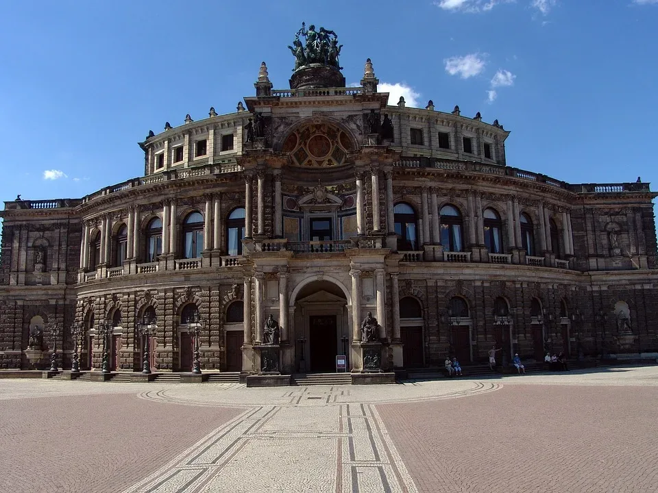 Angriff auf SPD-Politiker in Dresden: Tatverdächtige dem rechten Spektrum zugeordnet