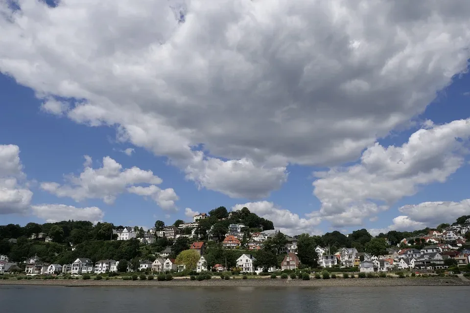 Hochwassergefahren an der Elbe: Pegelstände und Warnstufen in Torgau