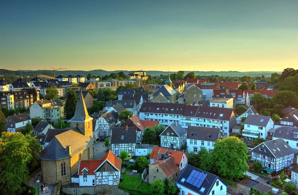 Einbruch in Hattingen: Täter stehlen Schmuck aus Mehrfamilienhaus – Polizei sucht Zeugen