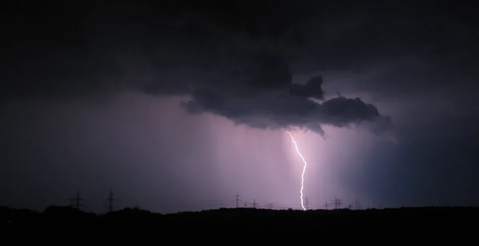 Sturmwarnung für Unstrut-Hainich-Kreis: Gewitter mit Starkregen erwartet!