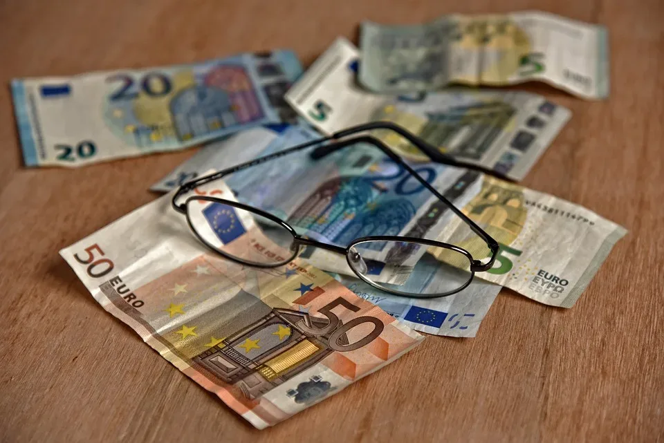 Lohnsteigerung auf 12,82 Euro sorgt für Streit: Mindestlohnkommission vertagt Entscheidung