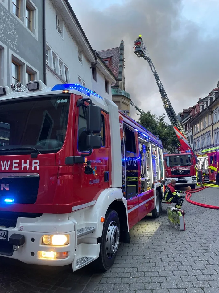 Allensbacher Feuerwehr leistet Überlandhilfe bei Brand in Konstanz