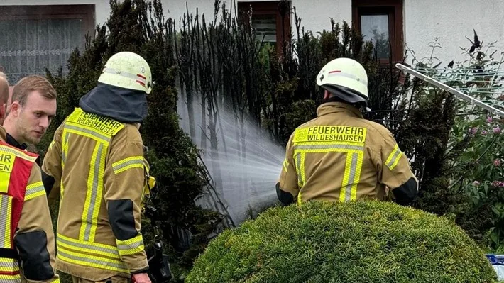 Buschbrand in Wildeshausen: Feuerwehr warnt vor Unkrautbrennern