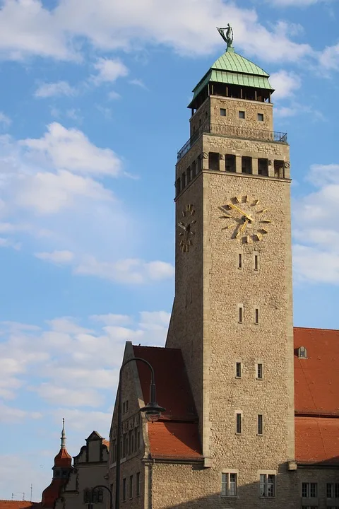 Neukölln erweitert erfolgreiches Projekt  Berliner Hausbesuche  für Senioren ab 70 Jahren