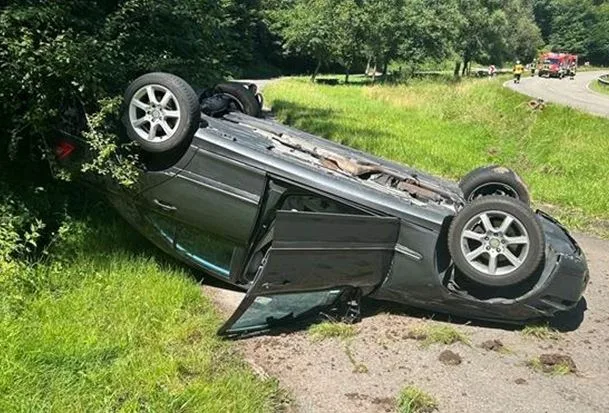 Schlaf am Steuer: Polizei sucht Zeugen nach Unfall in Frankeneck