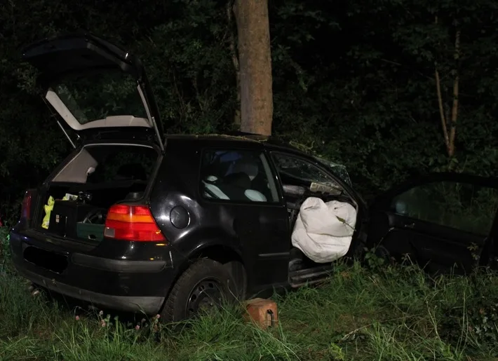 Tödlicher Unfall auf der L770: 20-Jähriger stirbt bei Kollision mit Baum