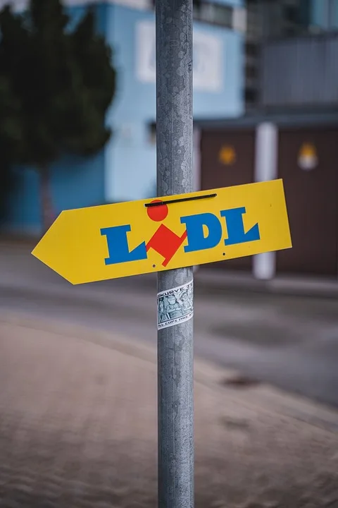 Lidl wegen irreführender Werbung für Textilien von der DUH verklagt