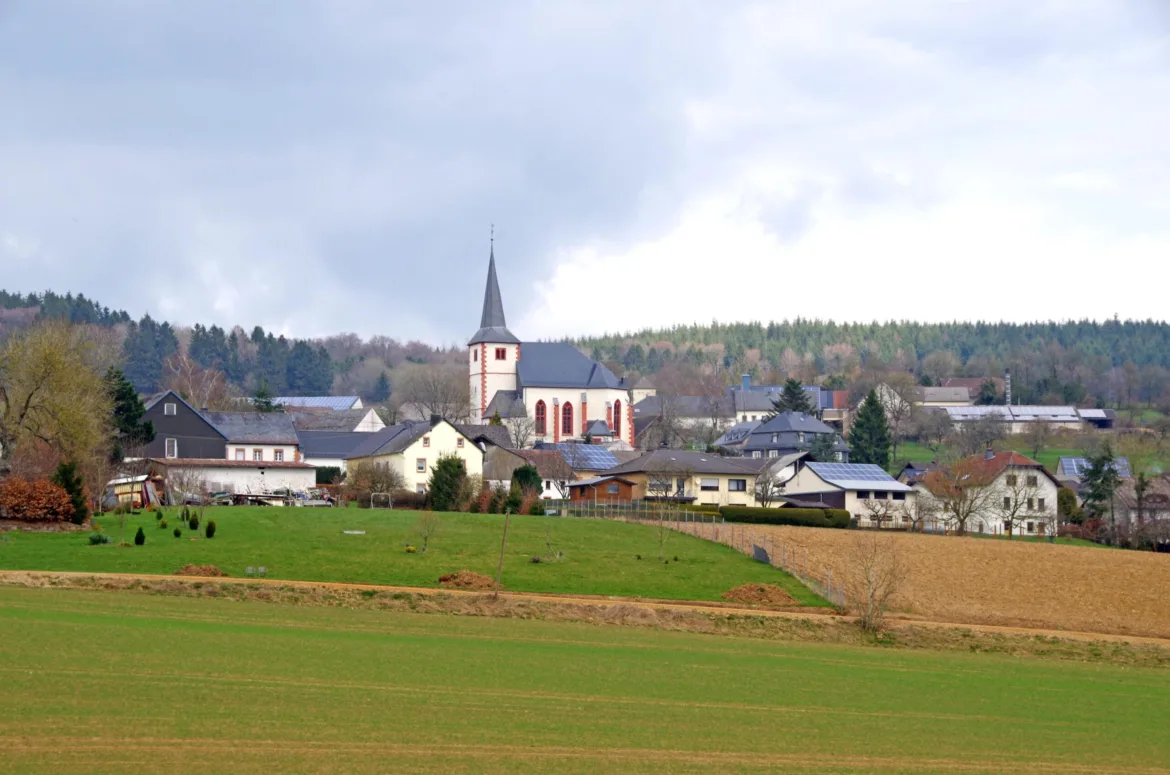 <p><strong>Gondelsheim unter Wasser: Unwetter hinterlässt Spuren der Zerstörung</strong></p>