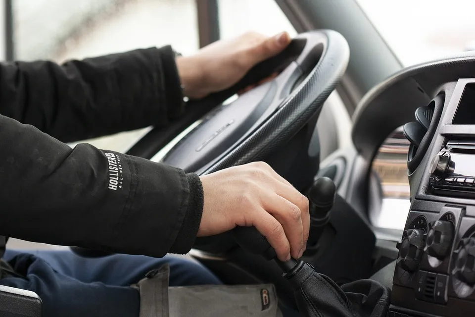 Alkoholisierter Fahrer verursacht Unfall in Effelder: über 2,6 Promille