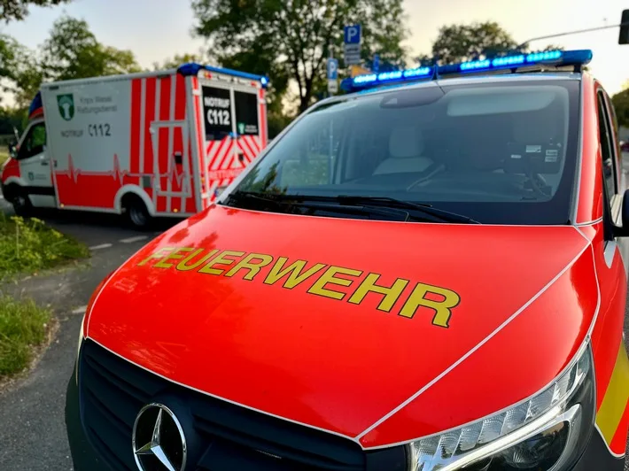 Alleinunfall auf der Schermbecker Landstraße: Person medizinisch versorgt