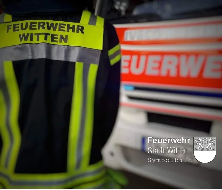 Ammoniak Ausstroemung In Witten Feuerwehr Im Einsatz Gegen Gefahr.jpeg