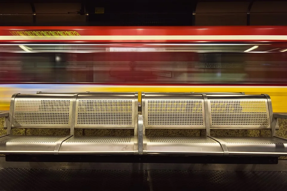 Bahnhof Affaltrach: Frau schwer verletzt von Zug erfasst – Warnung der Bundespolizei