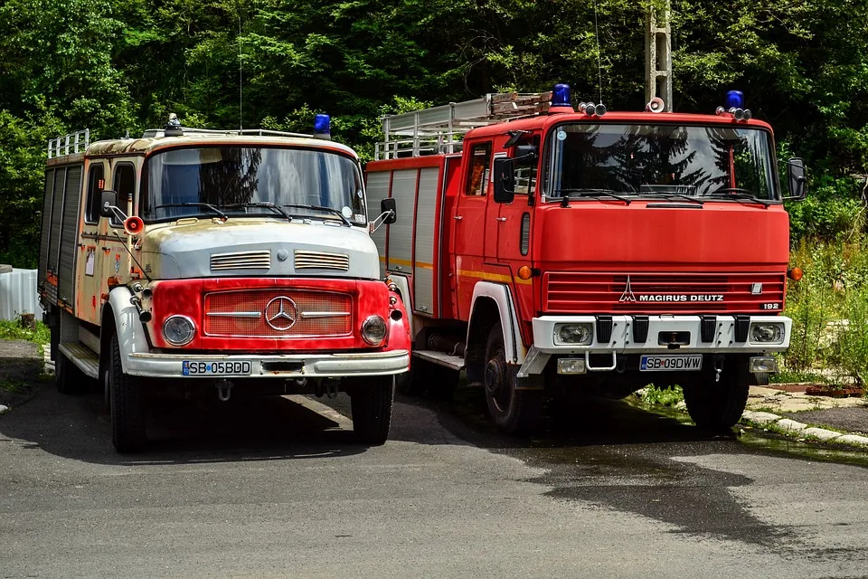 Brand in Magdeburg: Feuerwehr rettet Bewohner und Tiere aus Gefahr