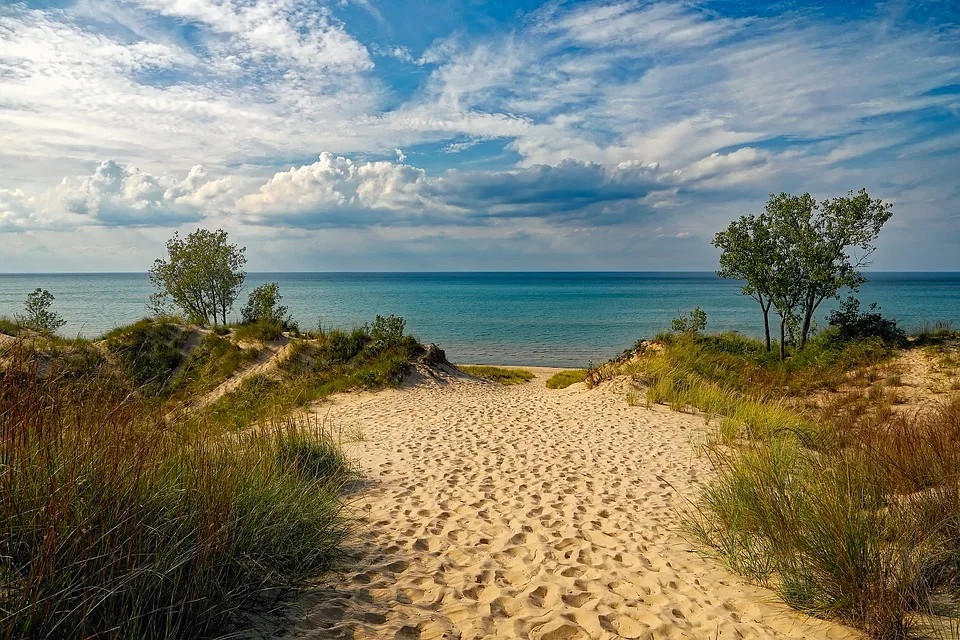 Die besten Strände zum Entspannen: FKK und Hundestrände an Nord- & Ostsee