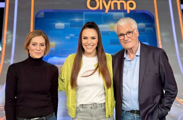 Duell der Herzen: Sky du Mont und Julia Schütze im Quizduell-Olymp