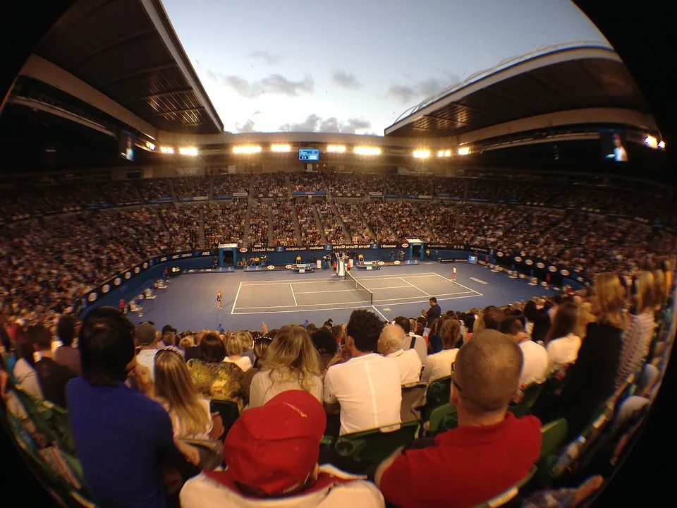 Einbruchsversuch im Tennisverein: Täter scheitern an Fenster