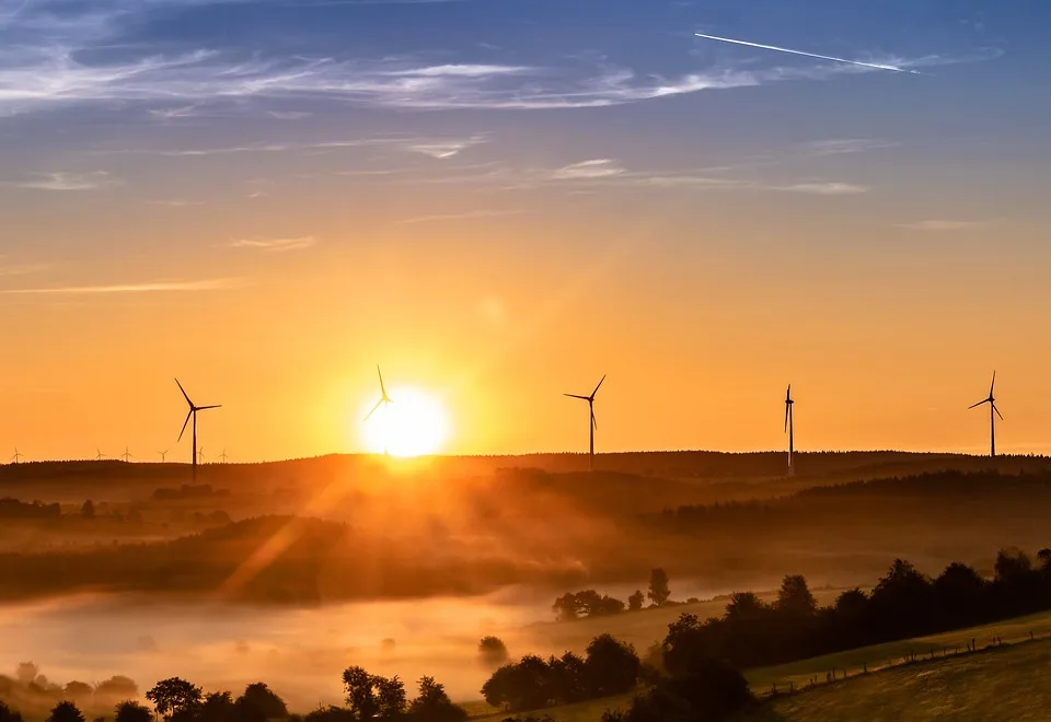 Energiewende vor Ort: EQOS Energie baut neue Stromleitungen in Schleswig-Holstein