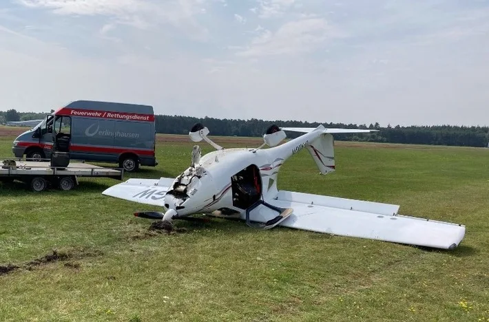 Flugzeugabsturz in Oerlinghausen: Pilot bleibt unversehrt