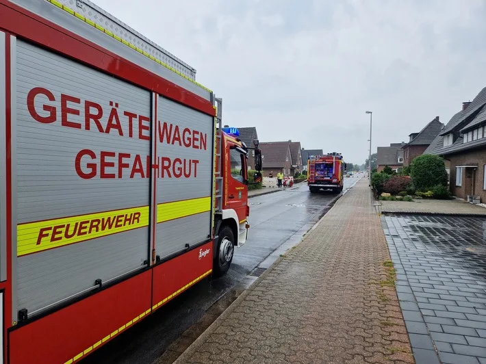 Gasleck in Bocholt-Mussum: Feuerwehr sichert Einsatzstelle