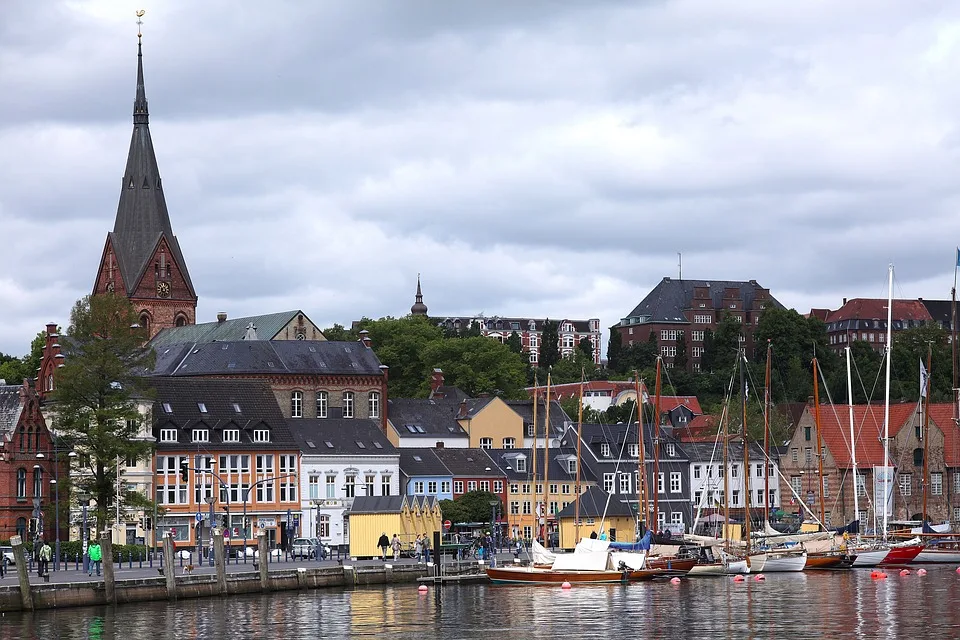 Geschichten und Geheimnisse: Flensburgs Altstadt auf neuen Wegen entdecken