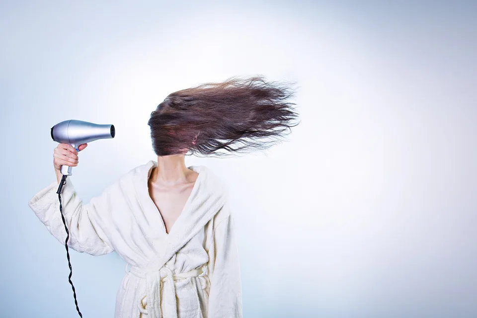 Haare als Zeichen des Widerstands: Freiheit durch Frisuren im Fokus