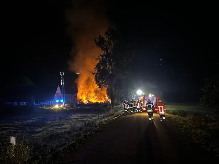 Heldentaten der Feuerwehr: Brand in Ostendorf rasch unter Kontrolle