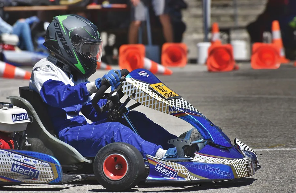 Junge Gokart-Fahrer kollidiert mit Auto – Glück im Unglück in Katlenburg