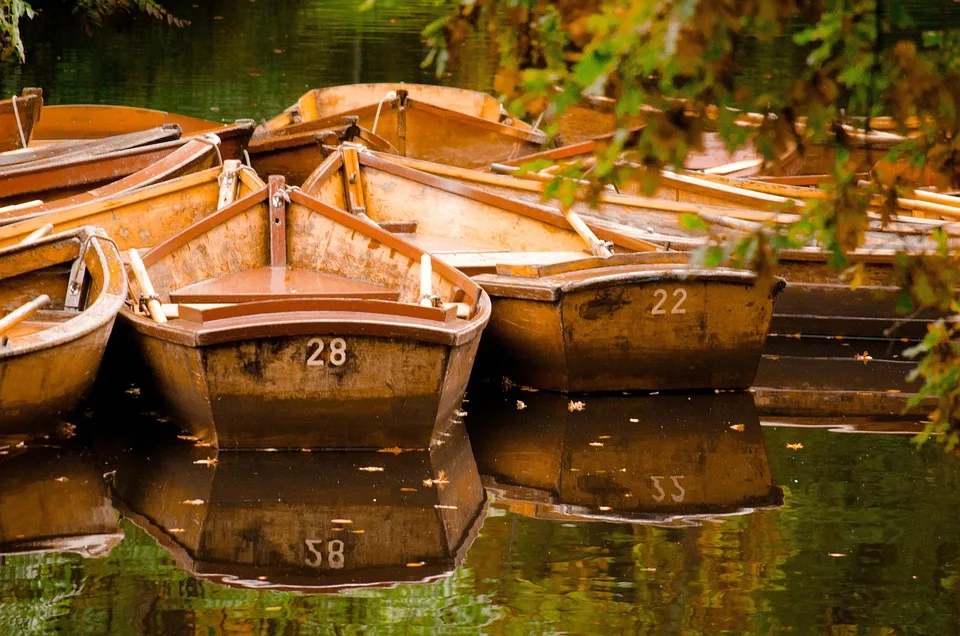 Klebende Botschaften: Bürgerpark Kirchheim trotzt der Plastikflut