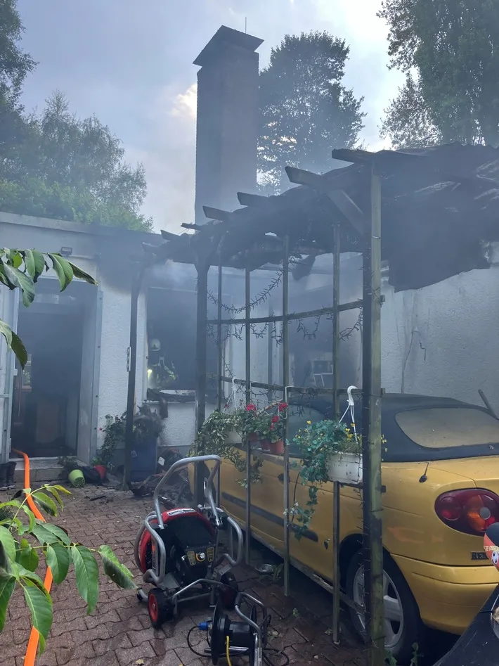 Küchenbrand in Langendreer: Feuerwehr verhindert Schlimmeres