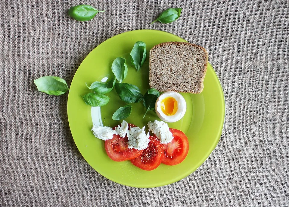 Ökumenisches Frauenfrühstück: Diskutieren über Kindheit im Wandel