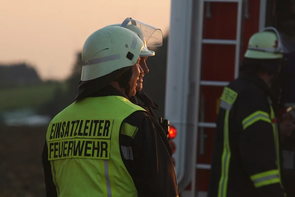 Praxisnahe Ausbildung: Feuerwehrkräfte trainieren in der Rescue Arena