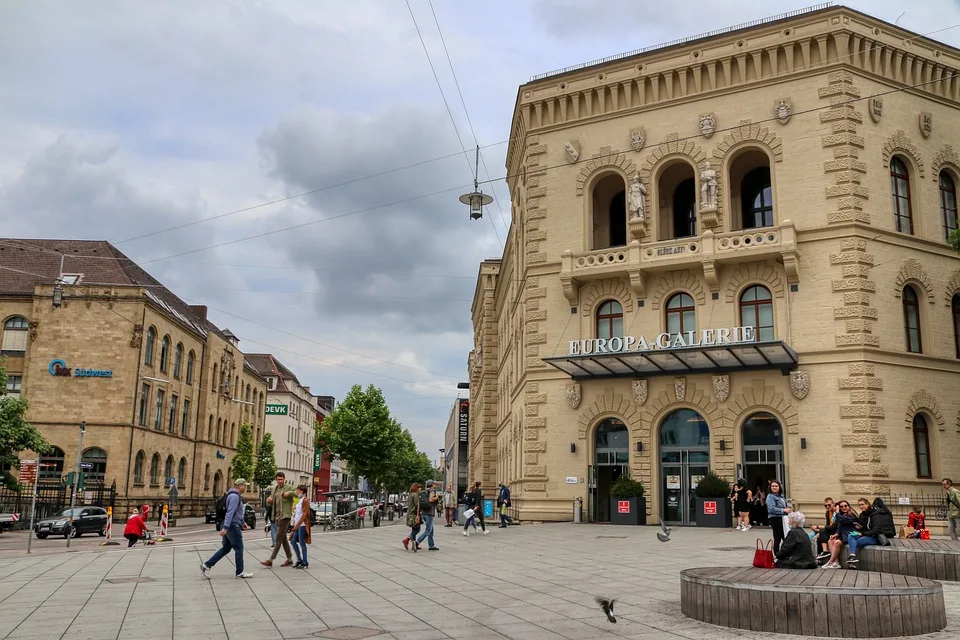 Saarbrücken feiert Kopfballkunst: Ein Sieg nach turbulenten Tagen