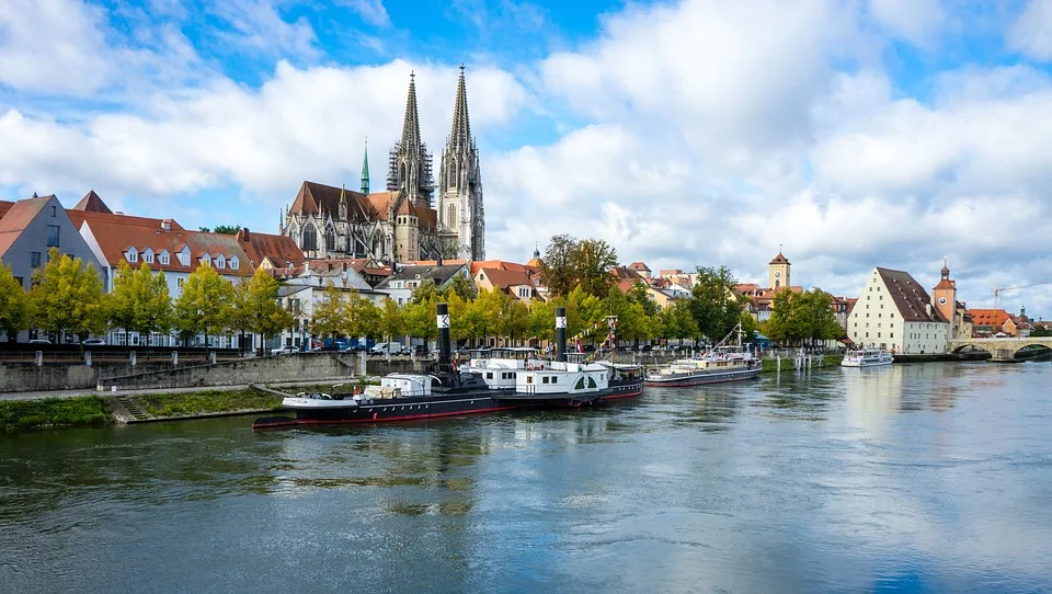 Schwanenplatz: Regensburgs Luxusklo bleibt ohne versprochene Bank