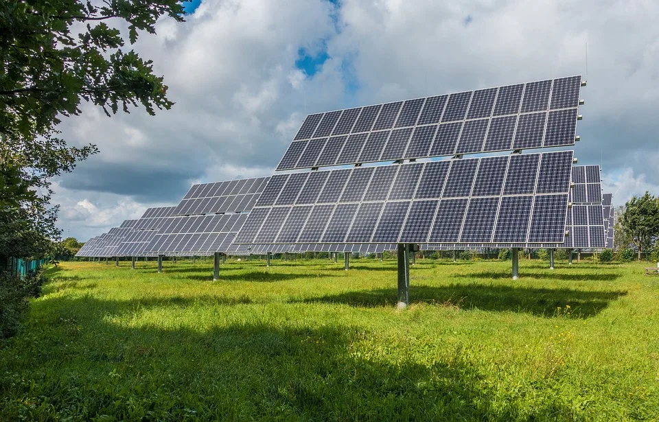 Schwendi plant Photovoltaik-Anlage auf Schuldächern: Schritte zur Umsetzung