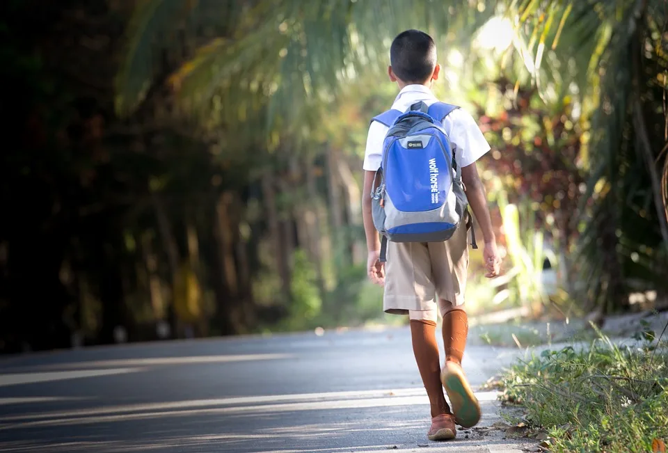 Sichere Schulwege: Tipps für Eltern und Kinder zum Üben