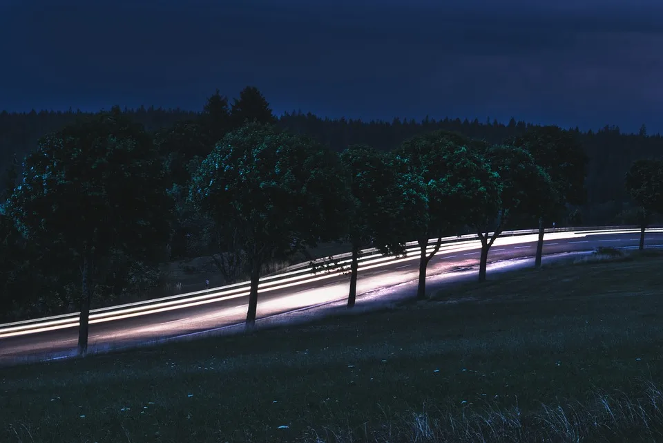 Spaziergang auf der Autobahn: 66-Jährige auf der A60 unterwegs