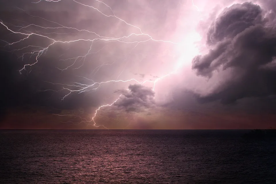 Sturm reißt Stromleitungen nieder: 2000 Haushalte vorübergehend betroffen