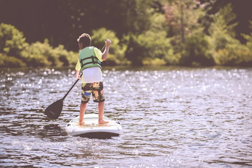 Tragischer Wassersport-Unfall: Vermisster Stand-up-Paddler in Lech gefunden