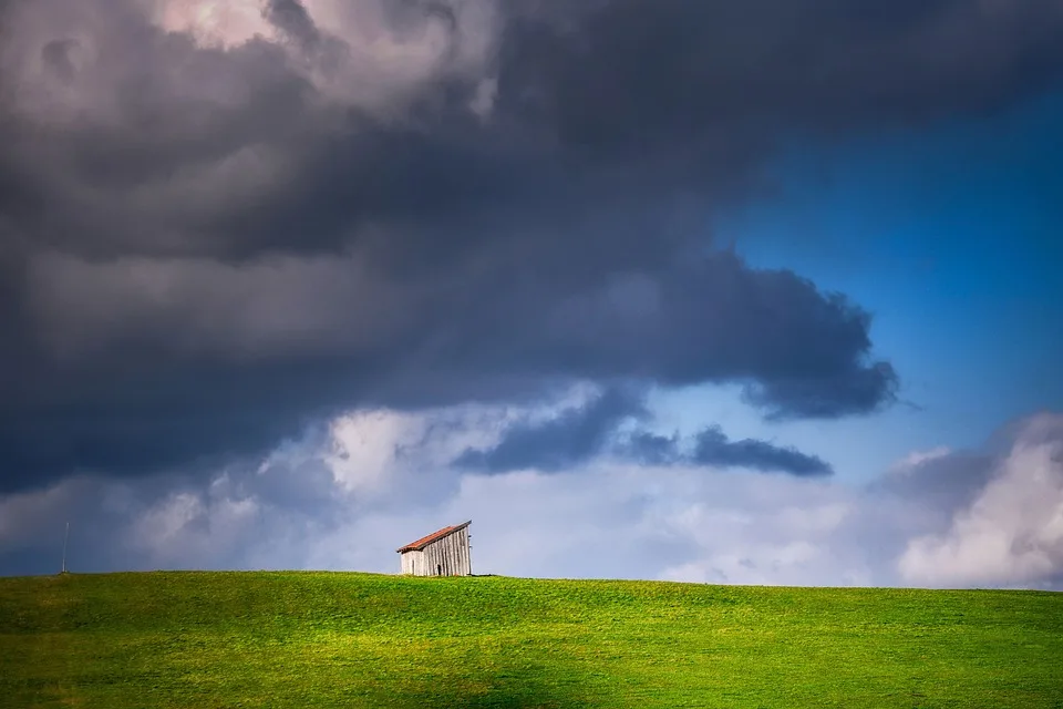 Unbeständiges Wetter in Bayern: Dauerregen und sommerliche Sonne