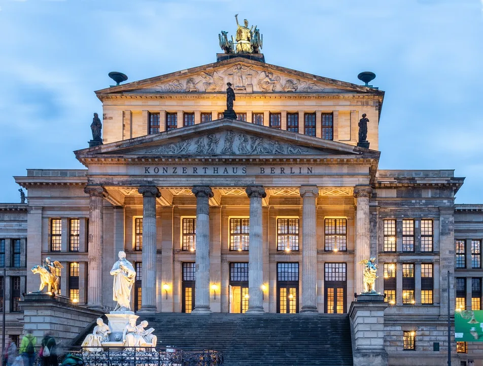 Unvergessliches Konzert: 01099 begeistert Dresdner Fans bei ausverkauftem Event