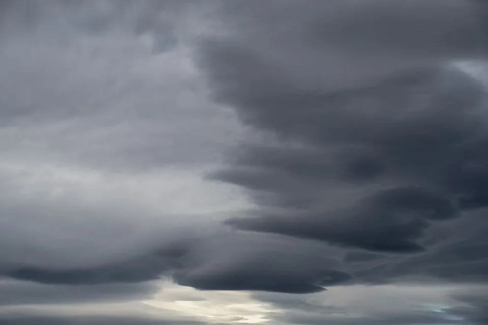 Unwetter und Hitzewarnung: Extremes Wetter hält Hessen in Atem