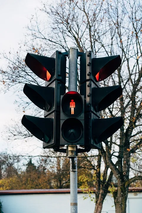 Verkehrskontrolle in Bingen: Zwei E-Scooter-Fahrer ohne Versicherung und unter Drogen