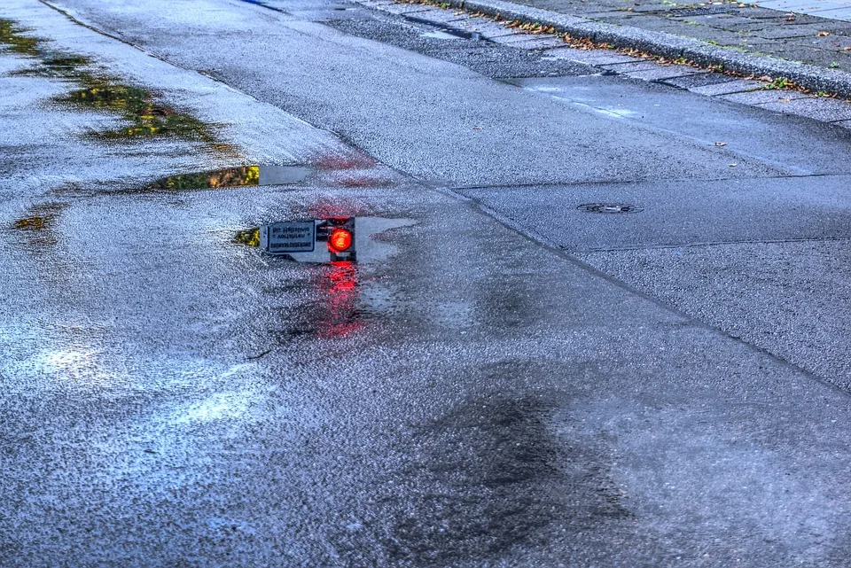 Verkehrsunfall in Rödinghausen: Kleinkraftrad missachtet Vorfahrt