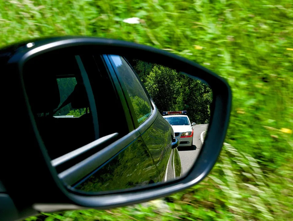 Zeugen gesucht: Zwei Verkehrsunfälle in Mayen unerlaubt geflüchtet